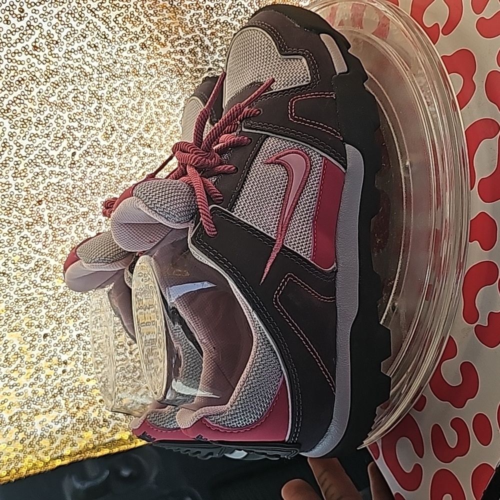 J New w/ o tags Rose pink Nike hiking ndestrukt grey sz 5Y - Picture 8 of 10